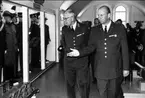 Karlsborg, kungabesök och invigning av museet år 1962. Gustaf VI Adolf och öv Bratt.