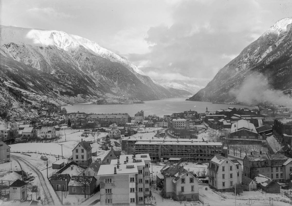 Odda sentrum sett frå Tungebrekke