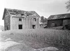 Ödegård vid bygatan söder om kyrkan.