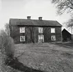 Klockaregården i Södra Vi.

Foto: KG Petersson, 26/4 1959.
