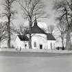 Voxtorps kyrka, en av Sveriges åtta rundkyrkor.