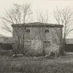 Berga bruksgård.

Stenhus mellan ladugård och bruksbyggnad, från söder.