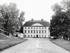 Helgerums slott från gårdssidan.