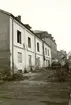 Kvarteret Korpen 12, Fabriksgatan 29 och 31, under rivningen 1973.