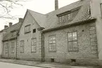 Pilgatan 4.
Tegelhuset byggt på 1920-talet som KF:s bageri.