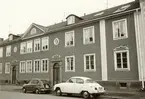 Radstående tvåvånings bostadshus från 1920-talet. Tegnérgatan i Kalmar.