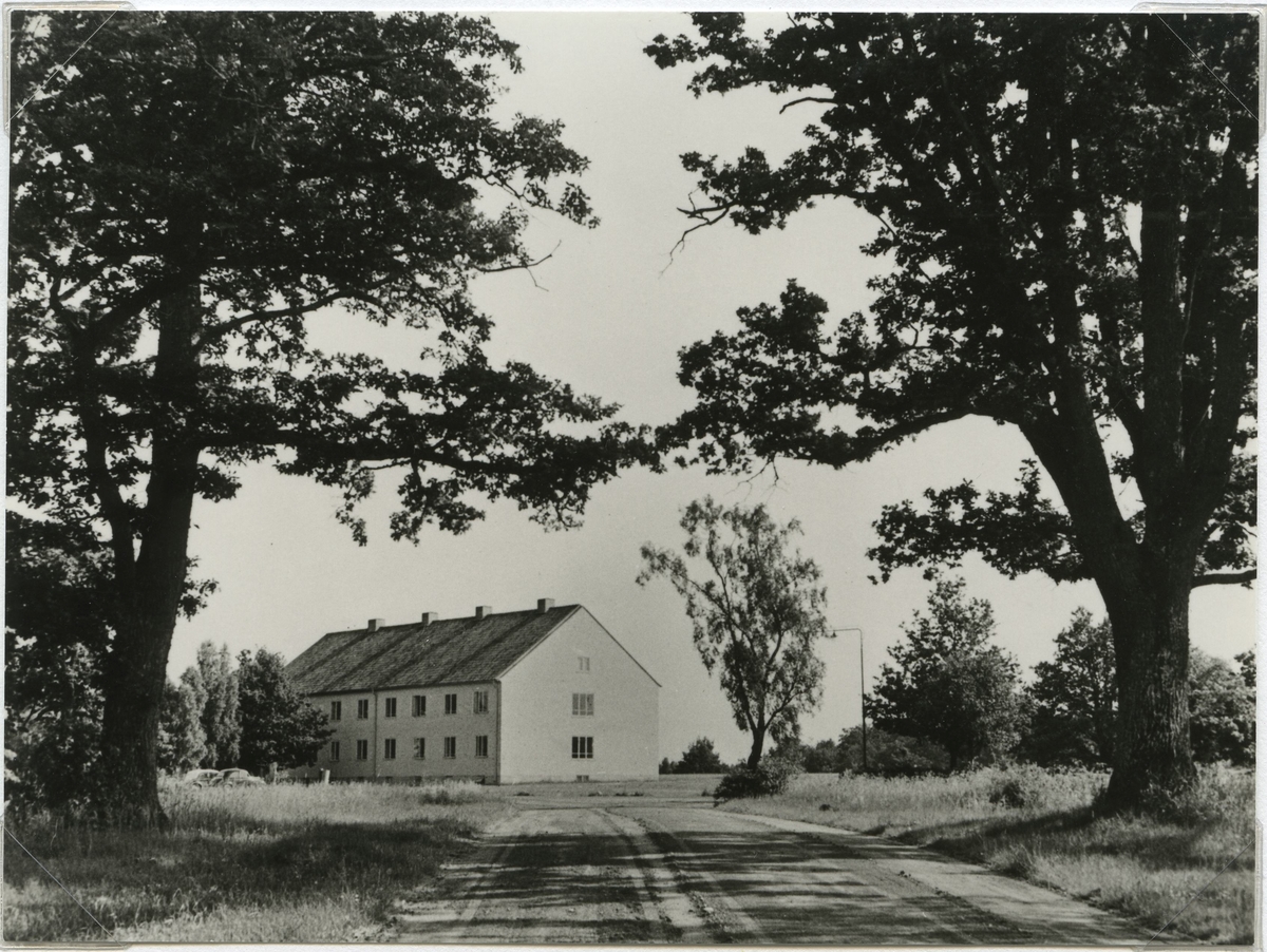 Kalmar, En av kasernerna i Törneby, F12. Reproduktioner ur Överste Carlgrens album 1942-54.