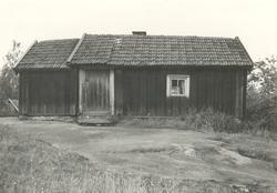 Torpstuga vid sjön Njurhulten, (5 km rakt öster om Hallingeb