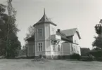Mangårdsbyggnaden på Mellby gård, uppförd 1900.