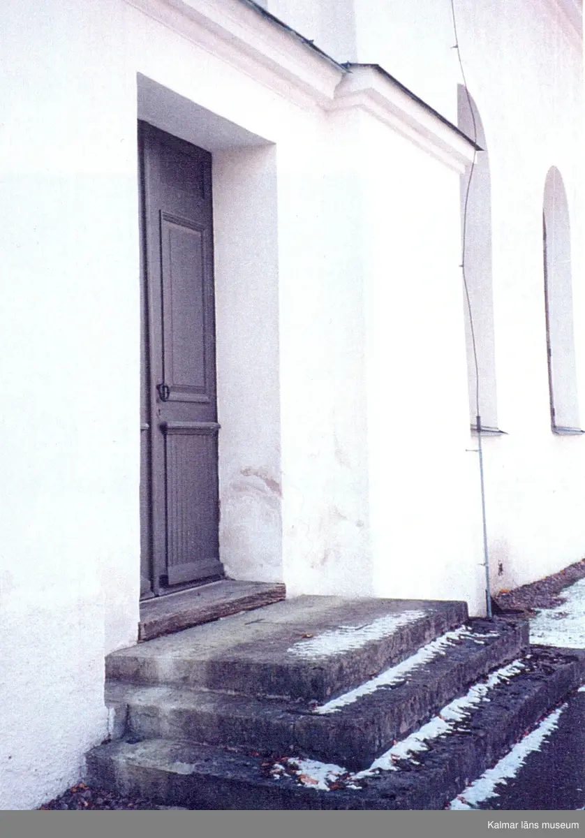 Port till Rumskulla kyrka.