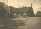 Klockhuset vid Skälby gård.