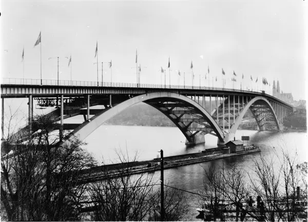 Byggherre: Byggnadsaktiebolaget Contractor, Stockholm. Invig