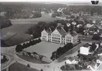 Flygfoto över Norra Folkskolan från 1900 i Oskarshamn.