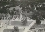 Flygfoto över Emmaboda kyrka.