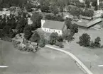 Flygfoto över Döderhults kyrka.