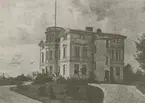 Villa Skansen. Den som lät bygga villan 1883 var handlaren och v. konsuln John Oskar Roosval. Arkitekten John Wilhelm Löfmark har ritat villan.