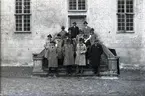 Representanter för internationell turism tittade på Kalmar och slottet. Införd i tidningen Barometern 20/5-1938.