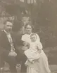 Herman, Hanna och Karin Möleberg (Hanna född Ideström) i Neglinge 1909.