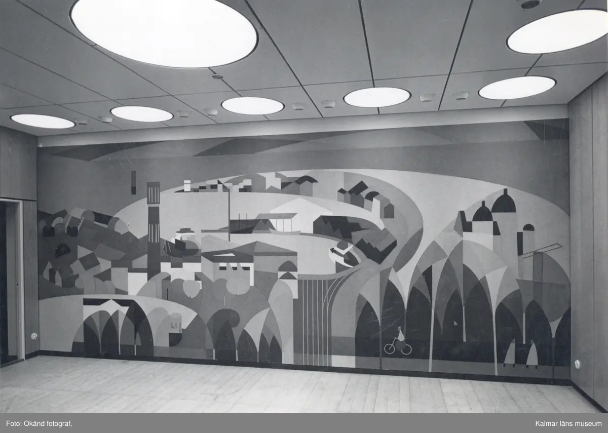 Landstingshuset byggt 1958. Väggmålning av Sigfrid Södergren i södra landstingslokalet.