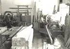 Arbete i maskinavdelningen på AB Standardsnickerier.