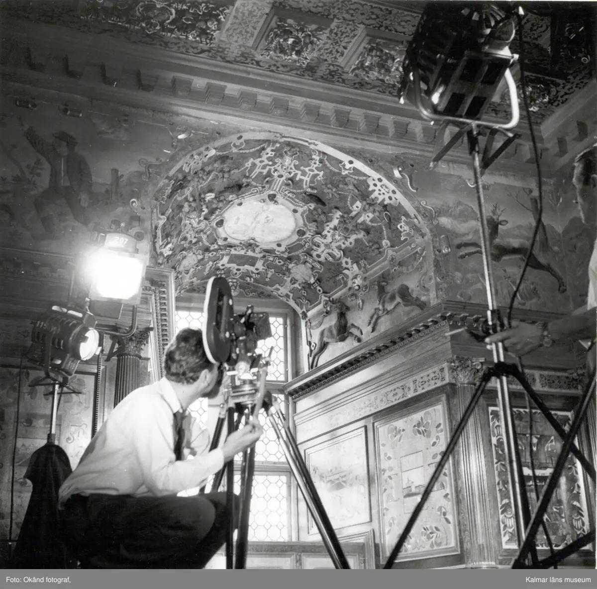 Tv-filmning av slottet hösten 1953 eller 1959 i Erik XIV:s gemak på Kalmar slott.