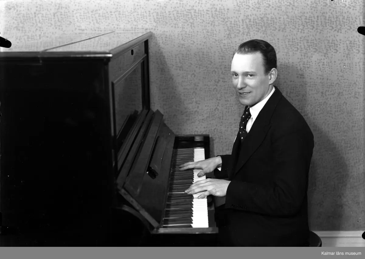 Beställare: Bertil Åkerlund.