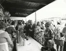 Demonstration av Cirkelkaffe utanför Konsumbutiken i Berga Centrum.