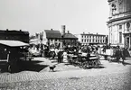 Torghandel på Stortorget i början av 1900-talet.