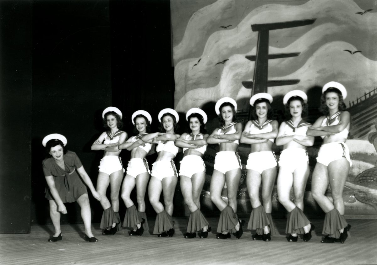 Revyn "OPP I DET BLÅ" år 1947 på Kalmar Teater,