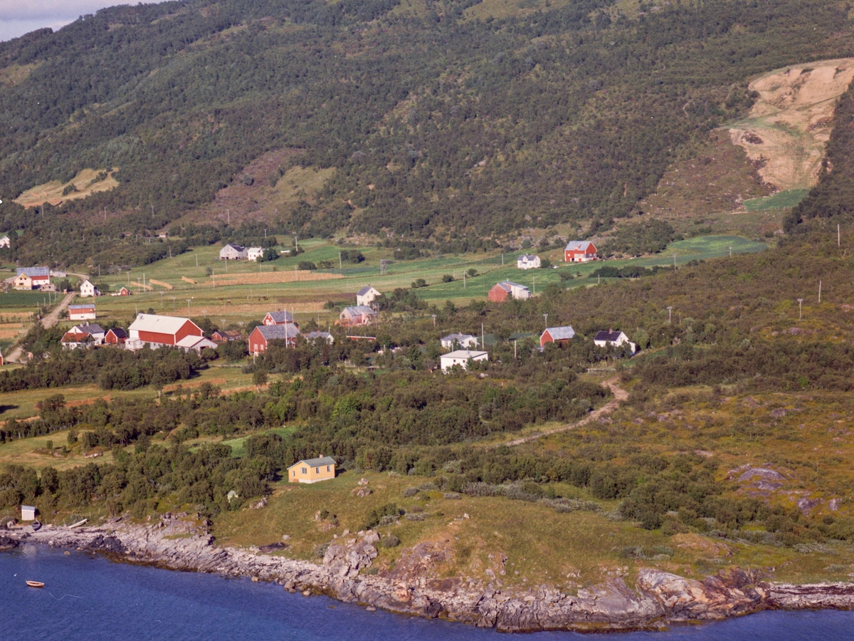 Flyfoto fra Elde i Kvæfjord.