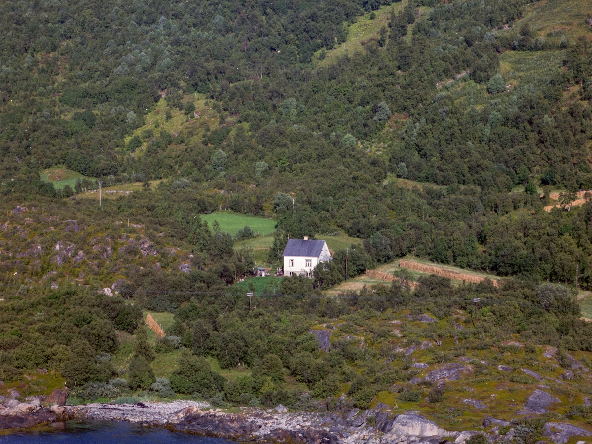 Flyfoto fra Elde i Kvæfjord.
