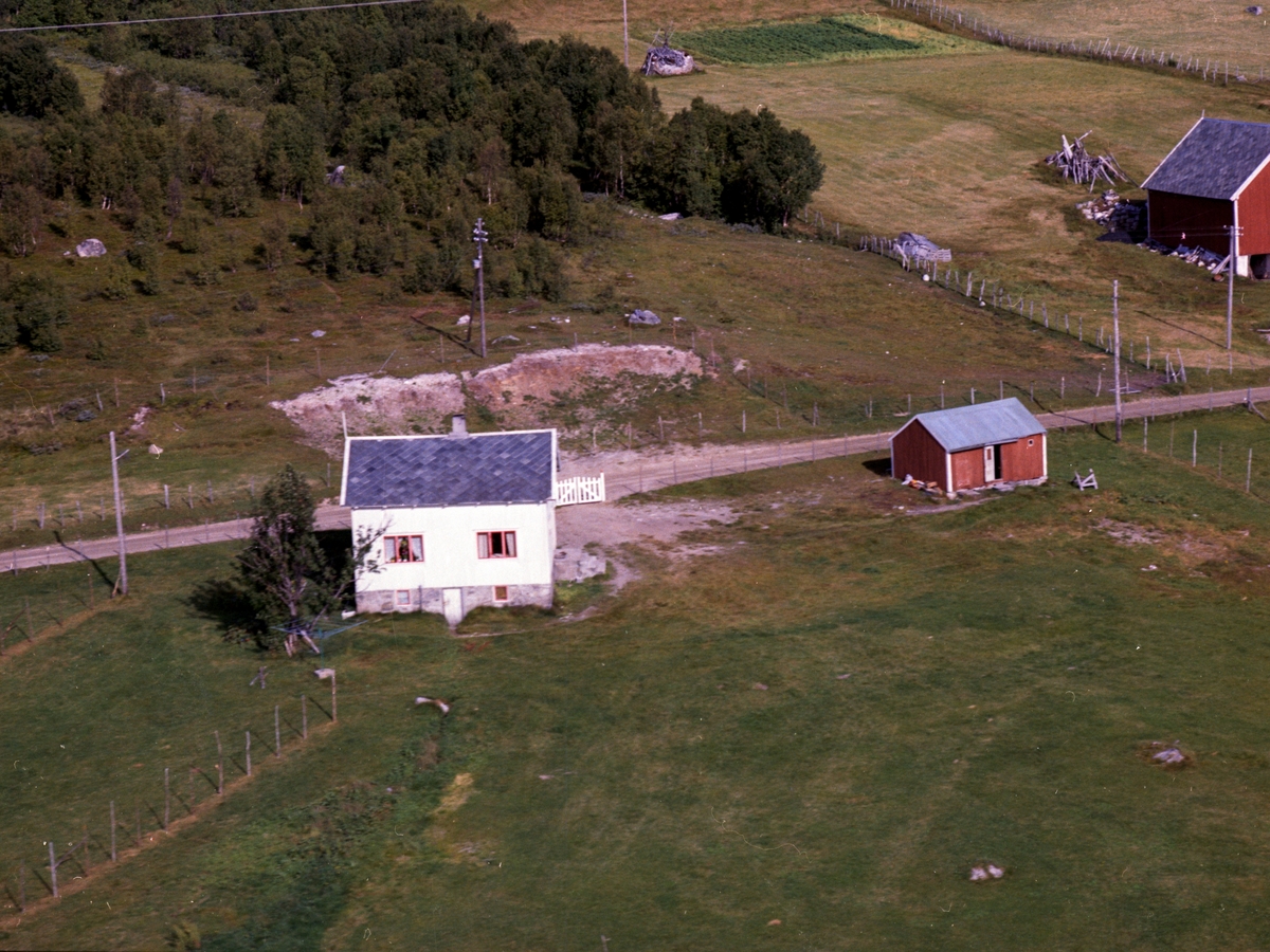 Flyfoto fra Reinstad-Lynghaug i Godfjorden.