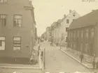 Folkliv på Kaggensgatan år 1900.