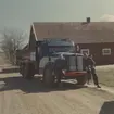 Bröderna Lindström vid sin lastbil i Högsrum, Böhle, Glömminge.