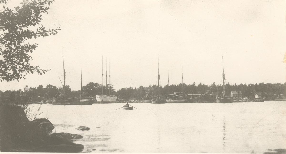 Segelfartyg i Figeholms hamn 1915.