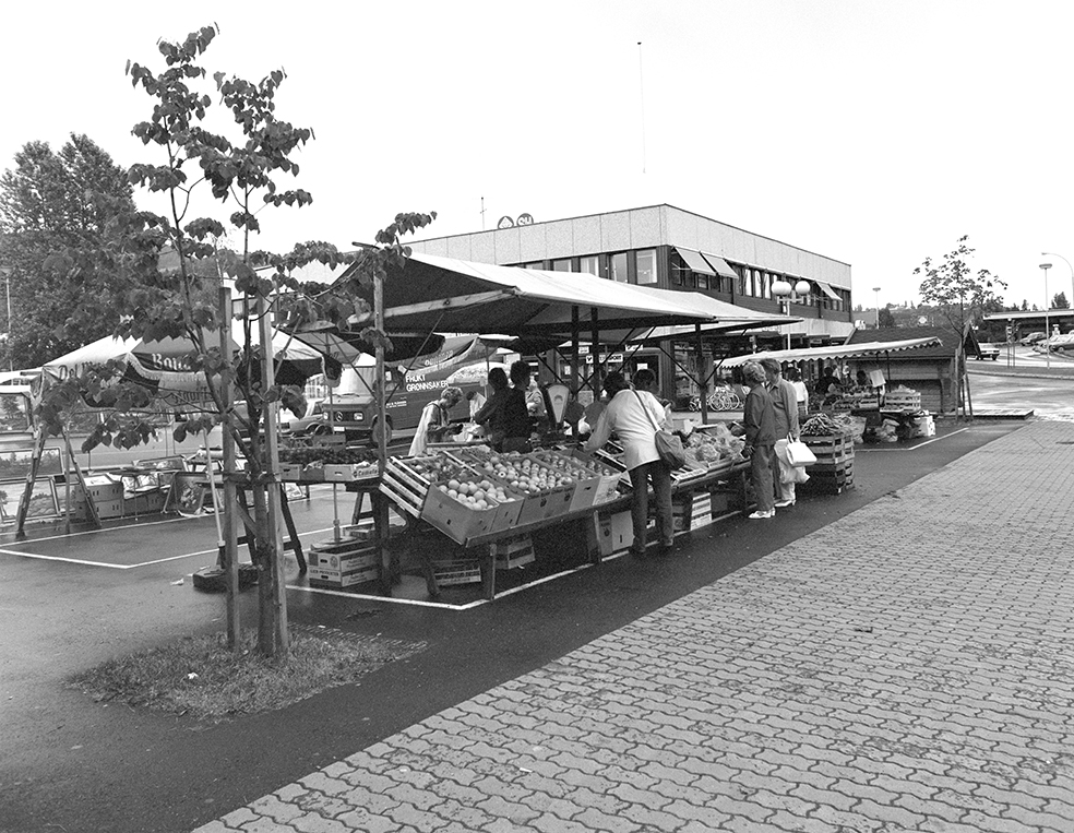 Brumunddal sentrum, torget, torgboder,