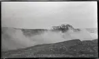 Stridsövning på Stabbo i Stockholms södra skärgård 1929. Rök över klipphällarna