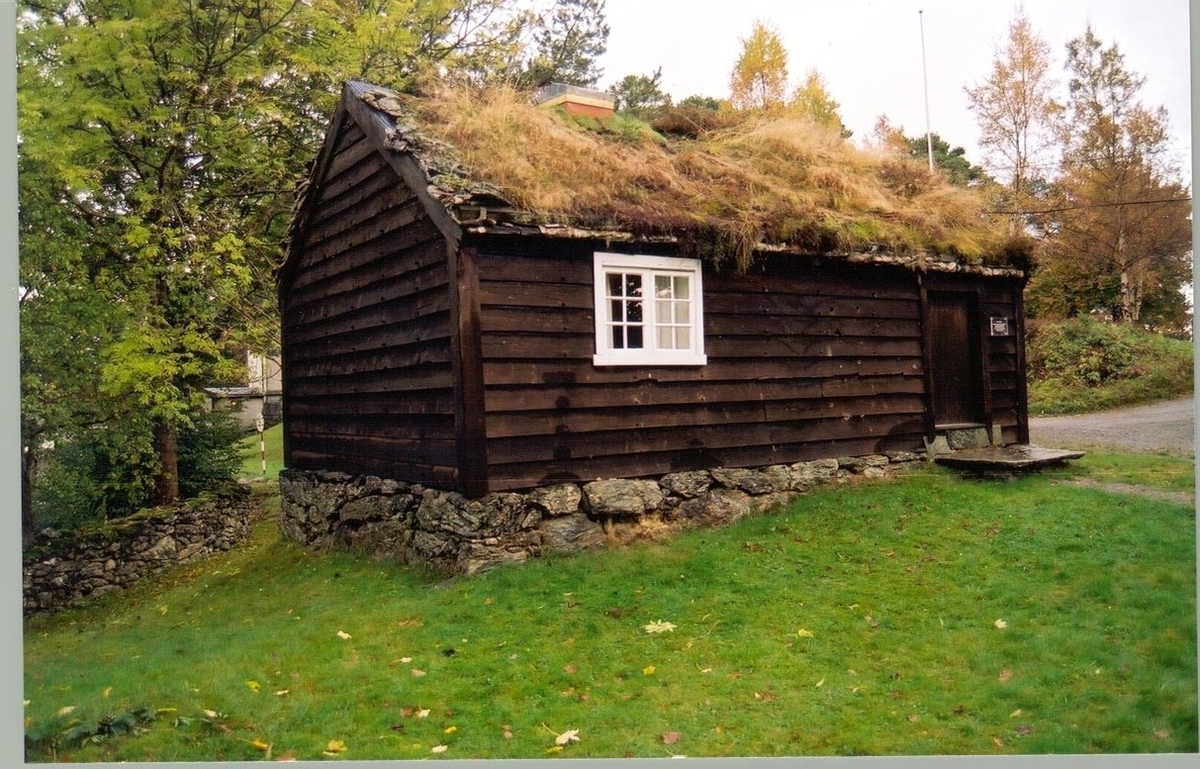 Tømra stove og stavbygd sval