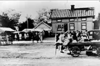 Torghandel på fästningstorget omkr 1935. Neg. finns.