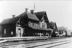 Karlsborgs järnvägsstation. Invigd den 26 juli 1876. Neg och inramat foto finns.