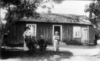 Soldattorp nr. 1014 Skaraborgs regemente. Soldat Gustav Fritiof Bergströms barn Ester, Karl Erik och Astrid född 1910.