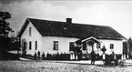 Svanvik, folkskolan i Perstorp, bilden är tagen 1905. Lärare Olof Lundkvist. 2 st förstoringar 26 x 40 cm. Neg finns. Foto: Ludvig Ericsons fotoateljé, Skövde.