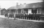 Lilla Frösunda 17 maj 1924, utgående högvakt, sign. Förstoring 26 x 40 cm. Neg finns.