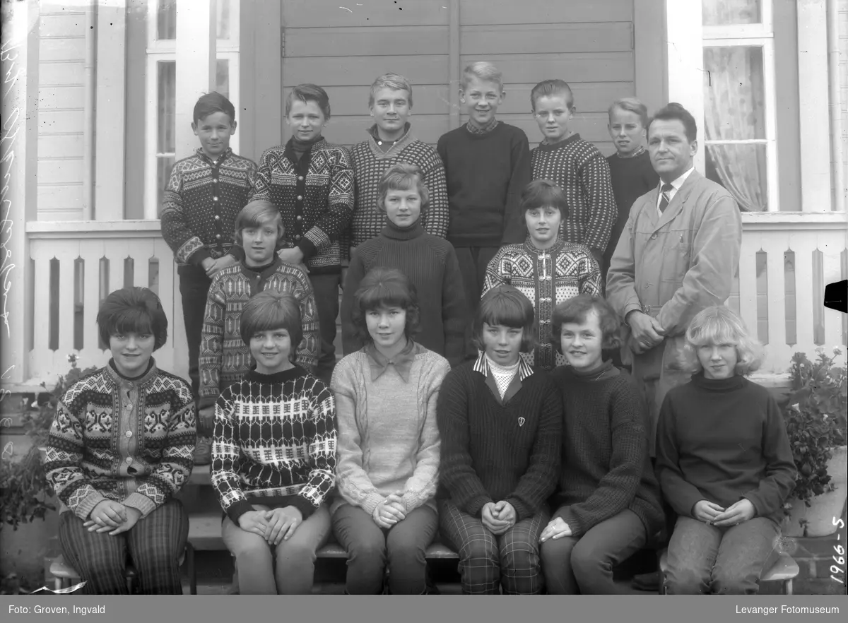 Skolebilde fra folkeskole. Stiklestad skole.