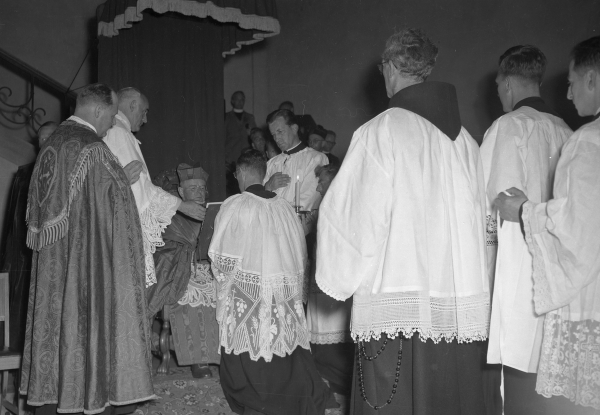 Kirkejubileet 1953. Katolsk gudstjeneste i Norges Tekniske Høyskoles aula