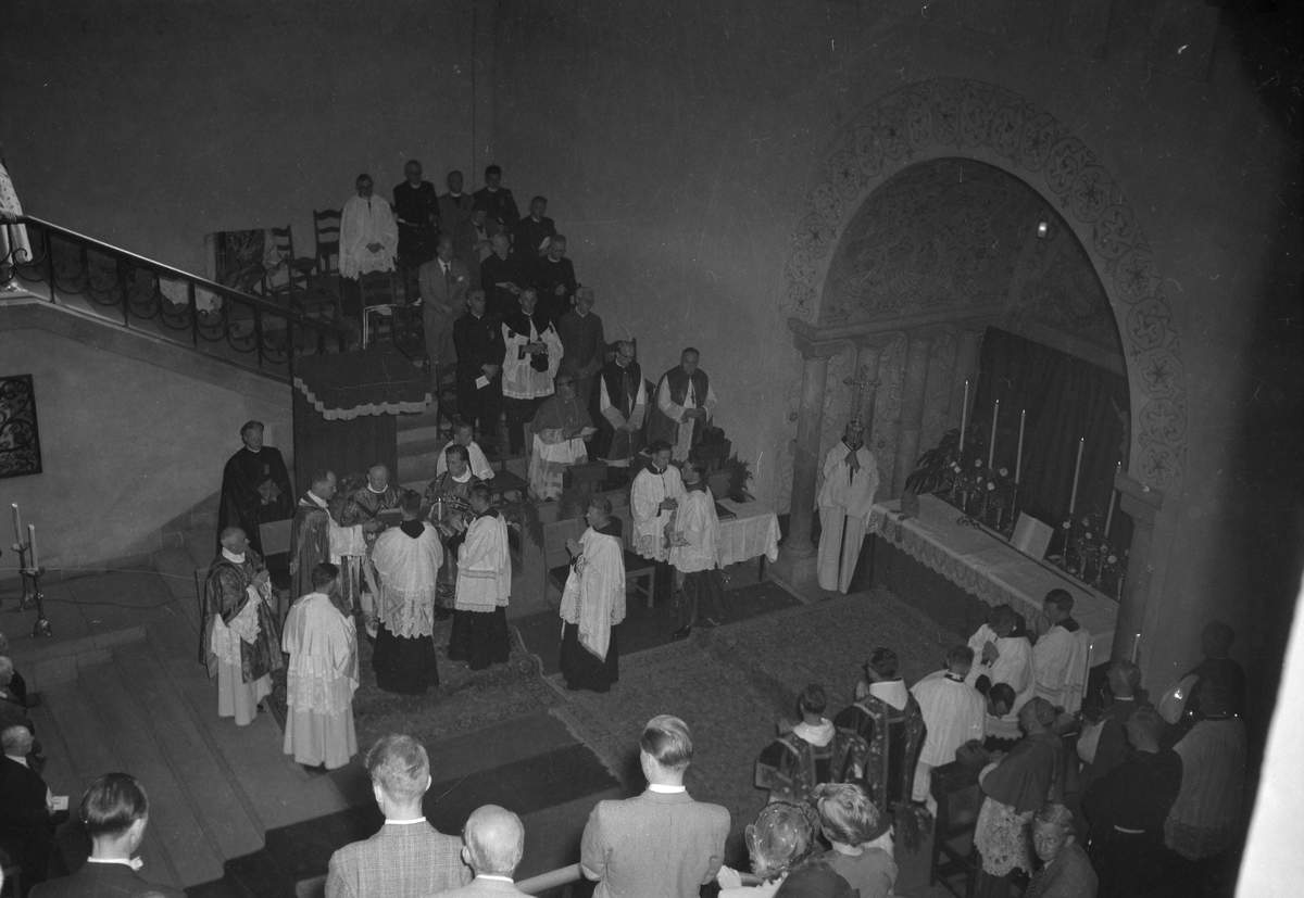 Kirkejubileet 1953. Katolsk gudstjeneste i Norges Tekniske Høyskoles aula