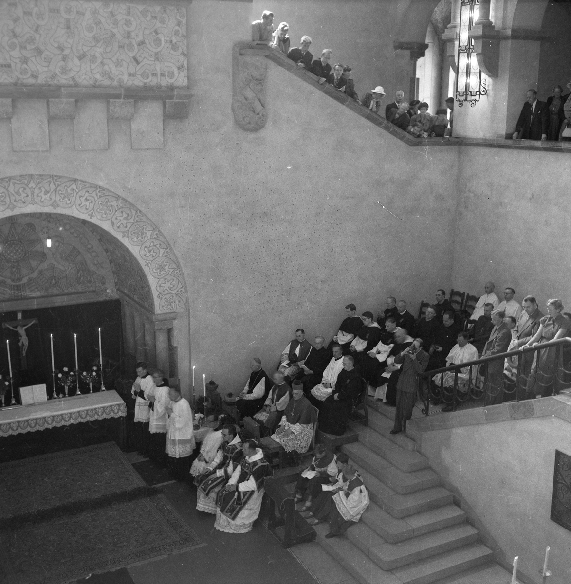 Kirkejubileet 1953. Katolsk gudstjeneste i Norges Tekniske Høyskoles aula