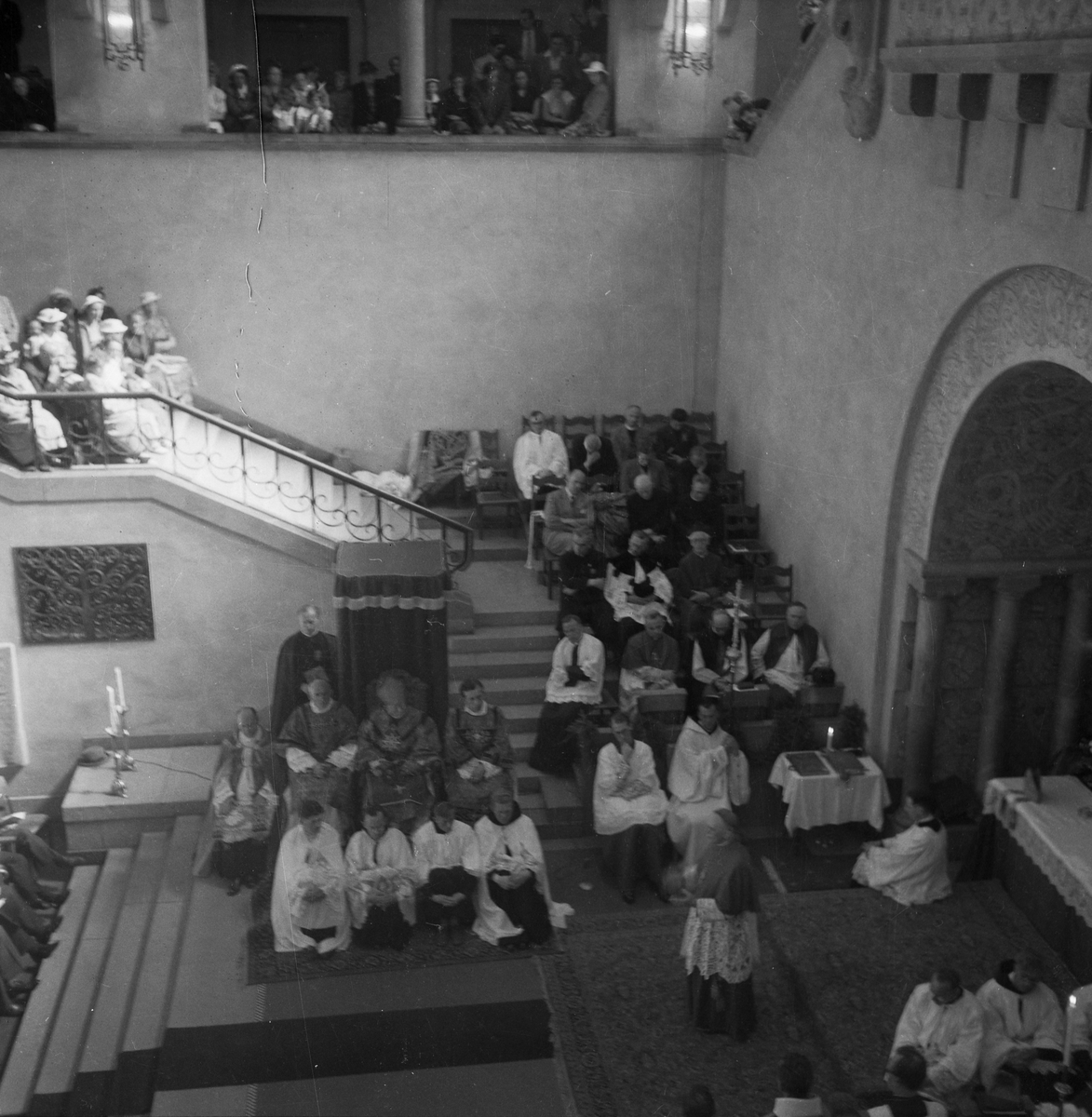 Kirkejubileet 1953. Katolsk gudstjeneste i Norges Tekniske Høyskoles aula