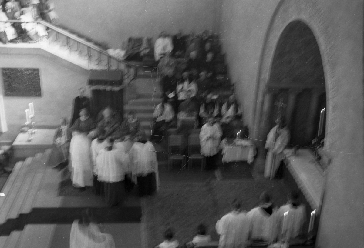 Kirkejubileet 1953. Katolsk gudstjeneste i Norges Tekniske Høyskoles aula