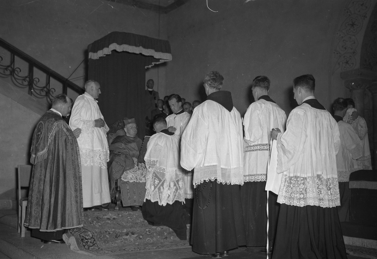 Kirkejubileet 1953. Katolsk gudstjeneste i Norges Tekniske Høyskoles aula